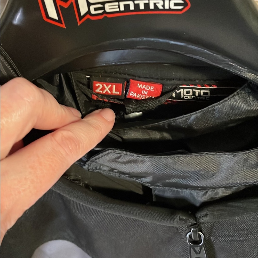 Mens 2Xl Moto Centric Assault Racing motorcycle jacket - Picture 3 of 10